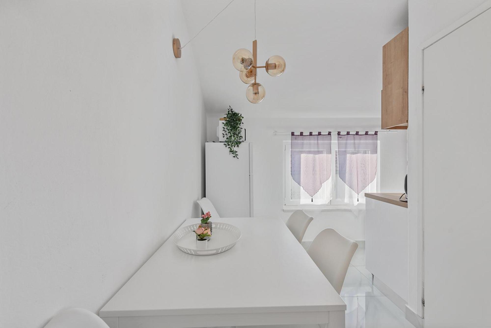 Petrina Apartment *